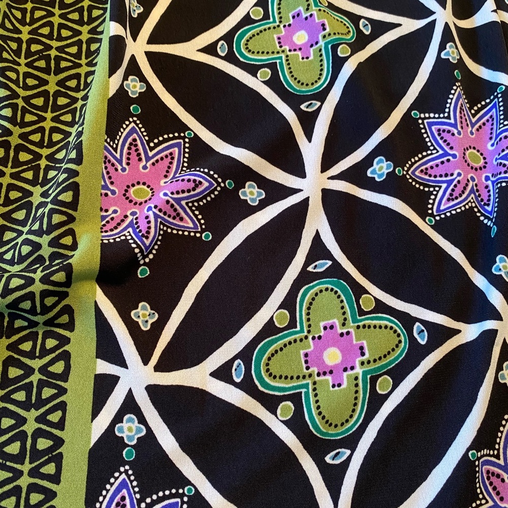 Floral Geometric Dress - Picture 6 of 9